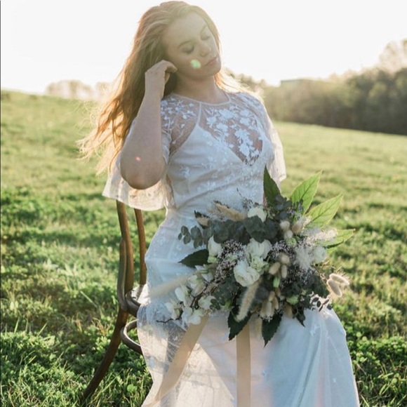 COPY - ASOS EDITION Mia embroidered flutter sleeve - Picture 10 of 11